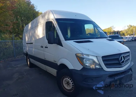 2014 Mercedes-Benz Sprinter 2500 High Roof из США, поврежденный, VIN WD3PE8DE6E5897902